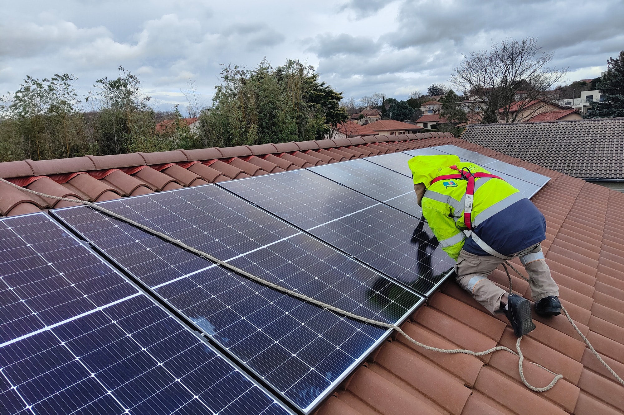 photo de Pose de panneaux photovoltaïque chez un particulier