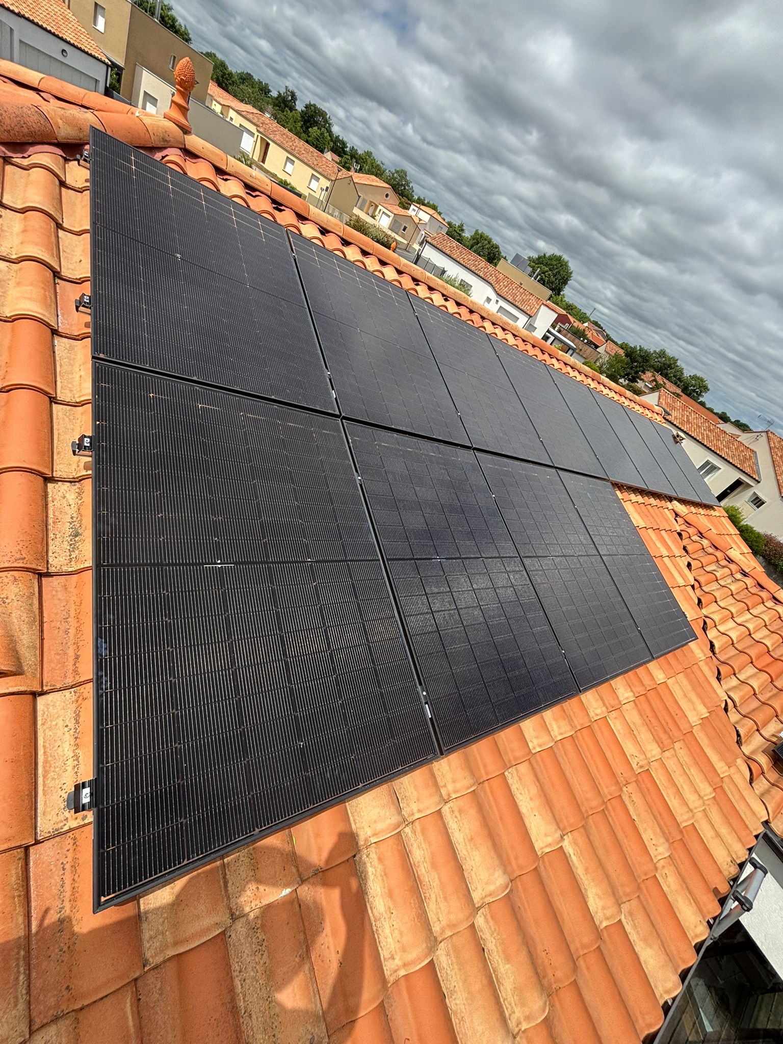 photo de panneaux solaire photovoltaïques posés à Montaigu Vendee